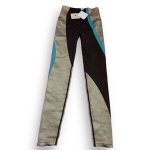 Fabletics Ultra High Waisted Seamless leggings Womens XS Wavy Stripe‎ Athletic